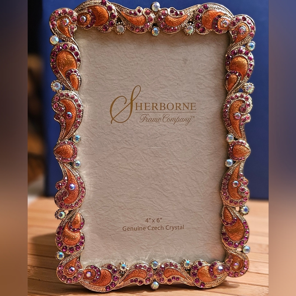Pretty Crystal Photo Frame - Picture 2 of 3
